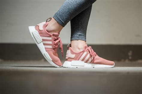 nmd r1 adidas girls schwarz rosa|Adidas NMD r1 sneakers women's.